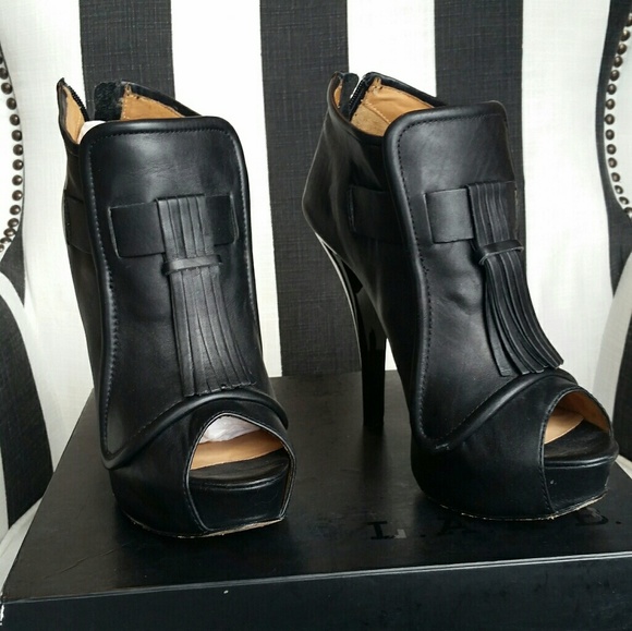 L.A.M.B. Shoes - LAMB Gwen Stefani tassel black booties
