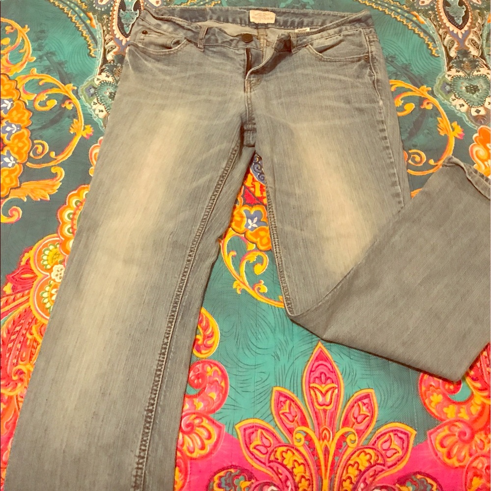 Aeropostale Chelsea Bootcut size 9/10 short