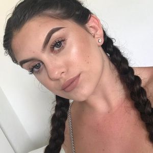 Meet your Posher, Deanna