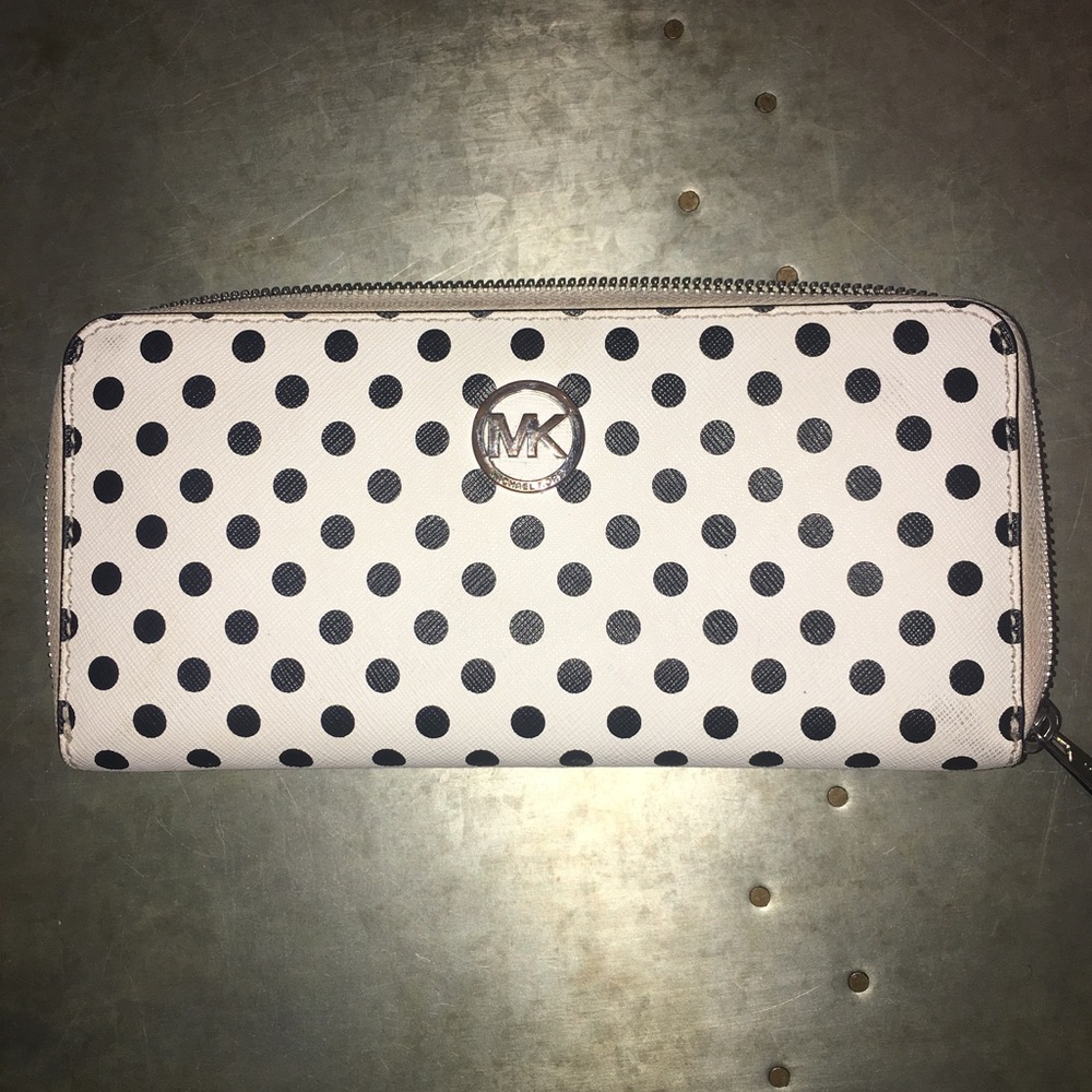 AUTHENTIC Michael Kors wallet