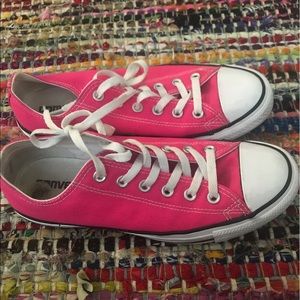 Converse Chuck Taylor Hot Pink!! 🌈