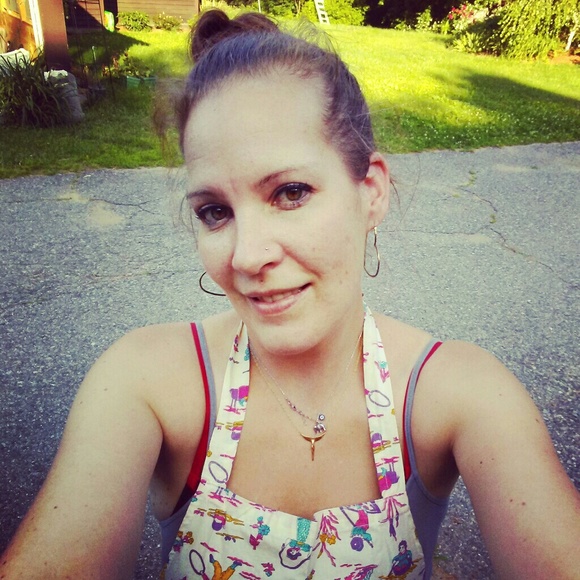 Meet your Posher, Rachel - Picture 2 of 3