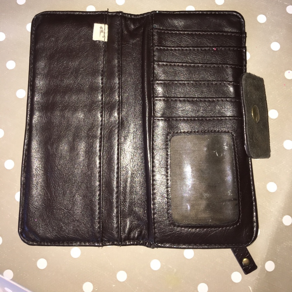 **Moving Sale** Wallet