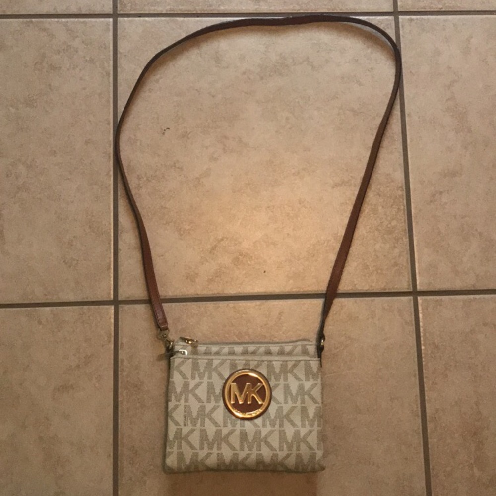 🔥Michael Kors monogram purse🔥