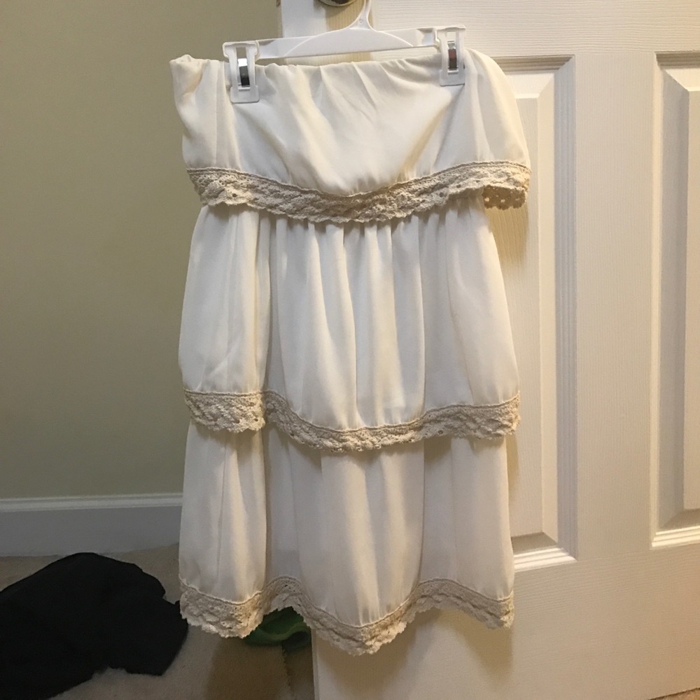 Never worn! White and Cream strapless sun dress!