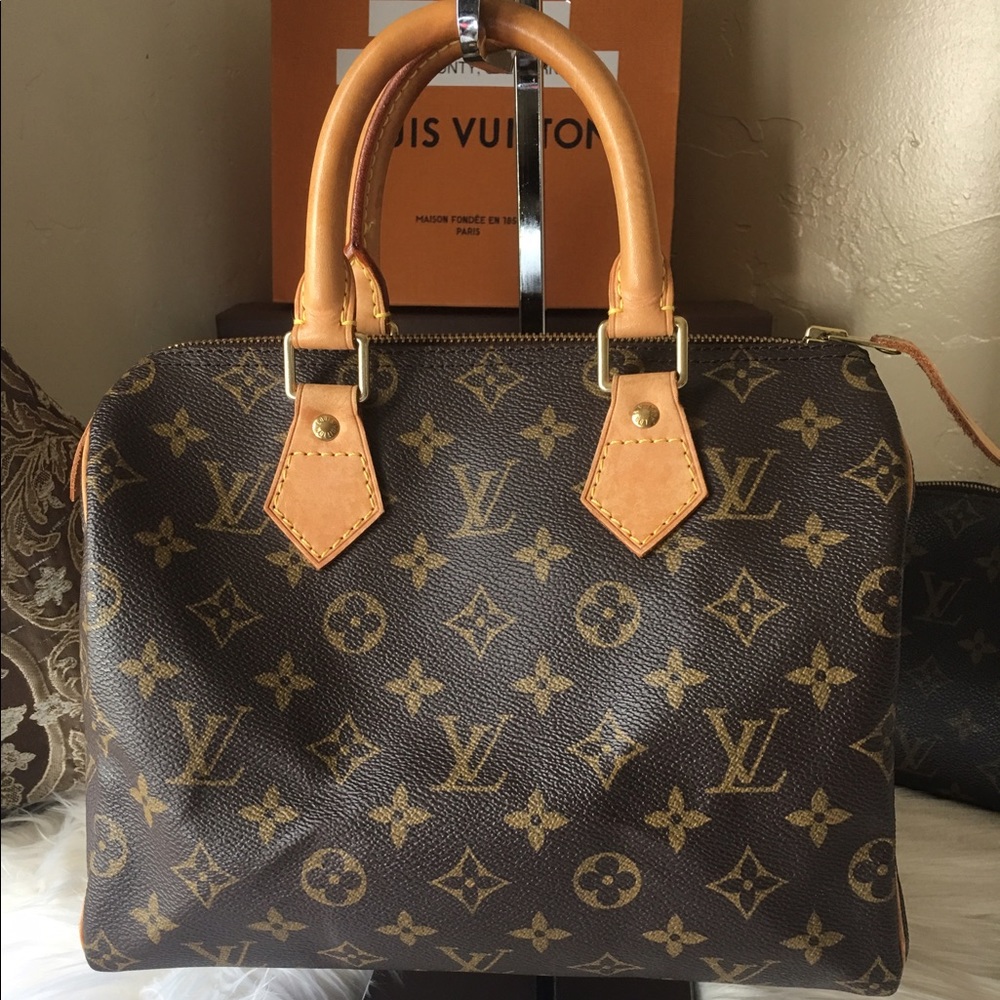 Authentic LV Speedy 25