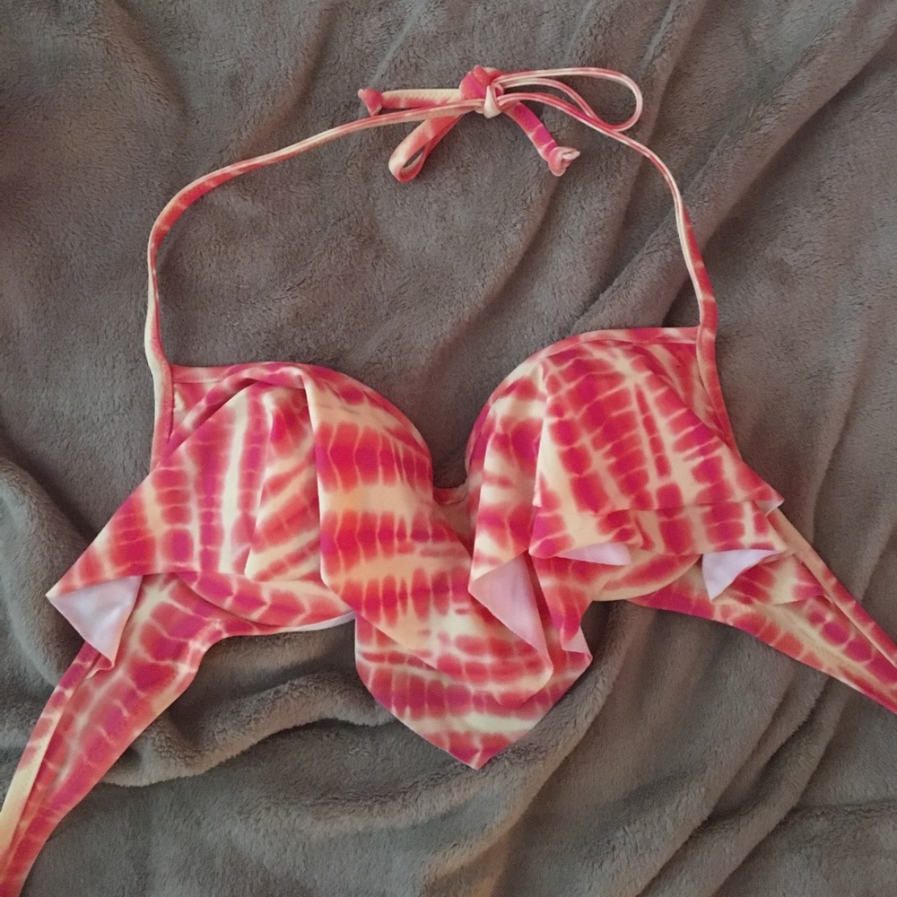 NWOT - VS PINK push-up flounce bikini top