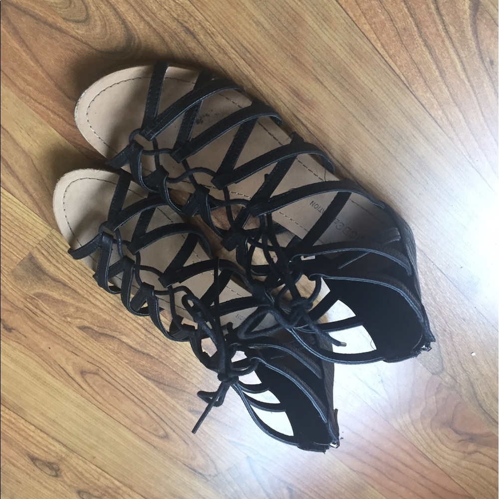 BCBG Generation Black strappy sandals. Size 8