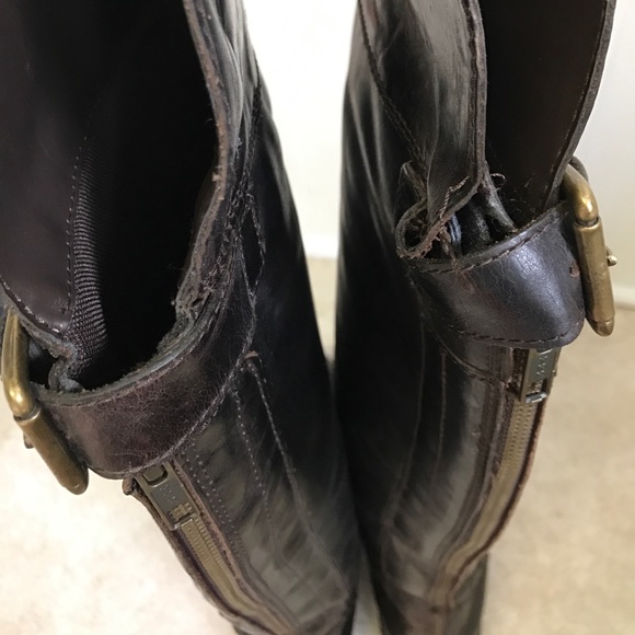 Knee high Hinge Brown Boots - Picture 4 of 6