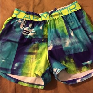 Girls size youth medium under armour shorts