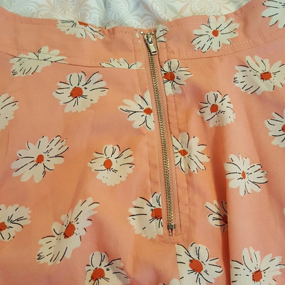 Flower mini skirt - Picture 3 of 3