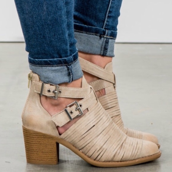 DISTRESSED STONE ANKLE BOOTIES - Picture 3 of 4