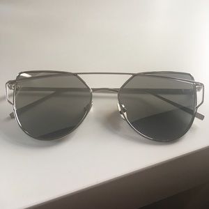 Cat-eye sunglasses
