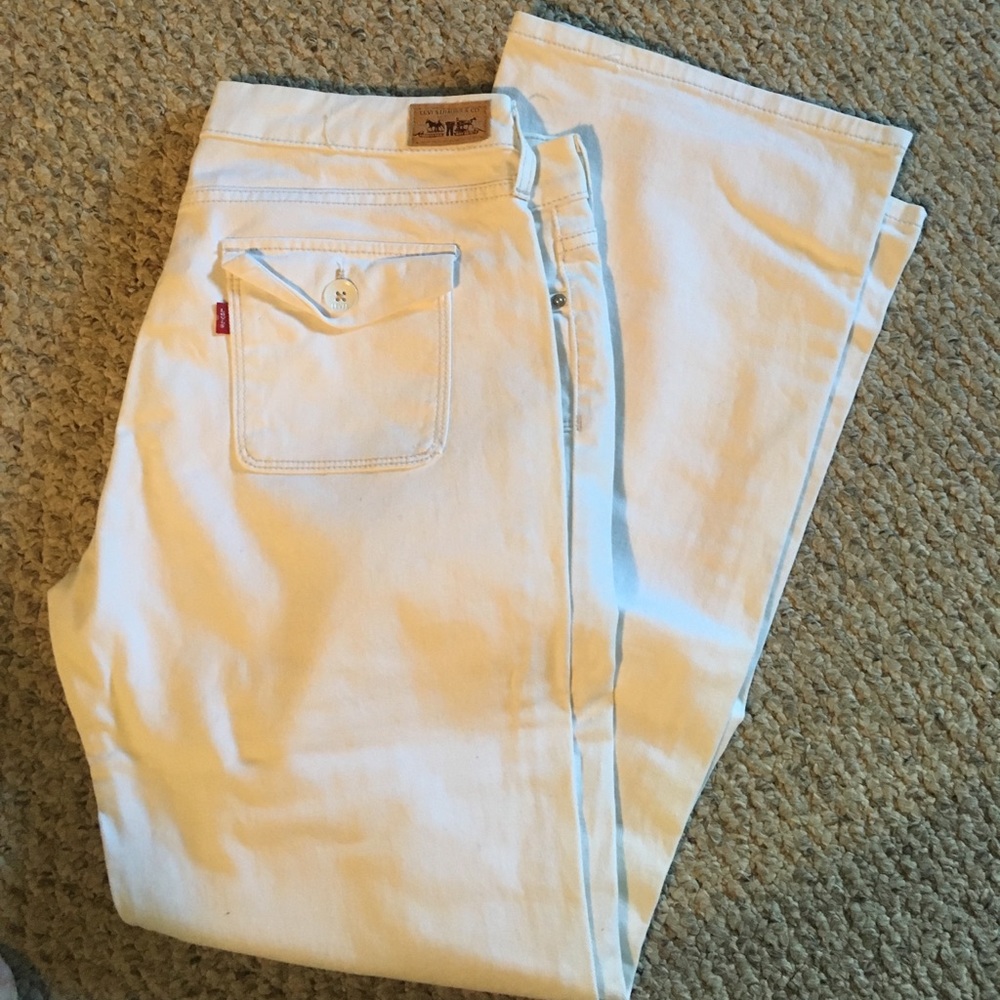 White Levi's sz 12