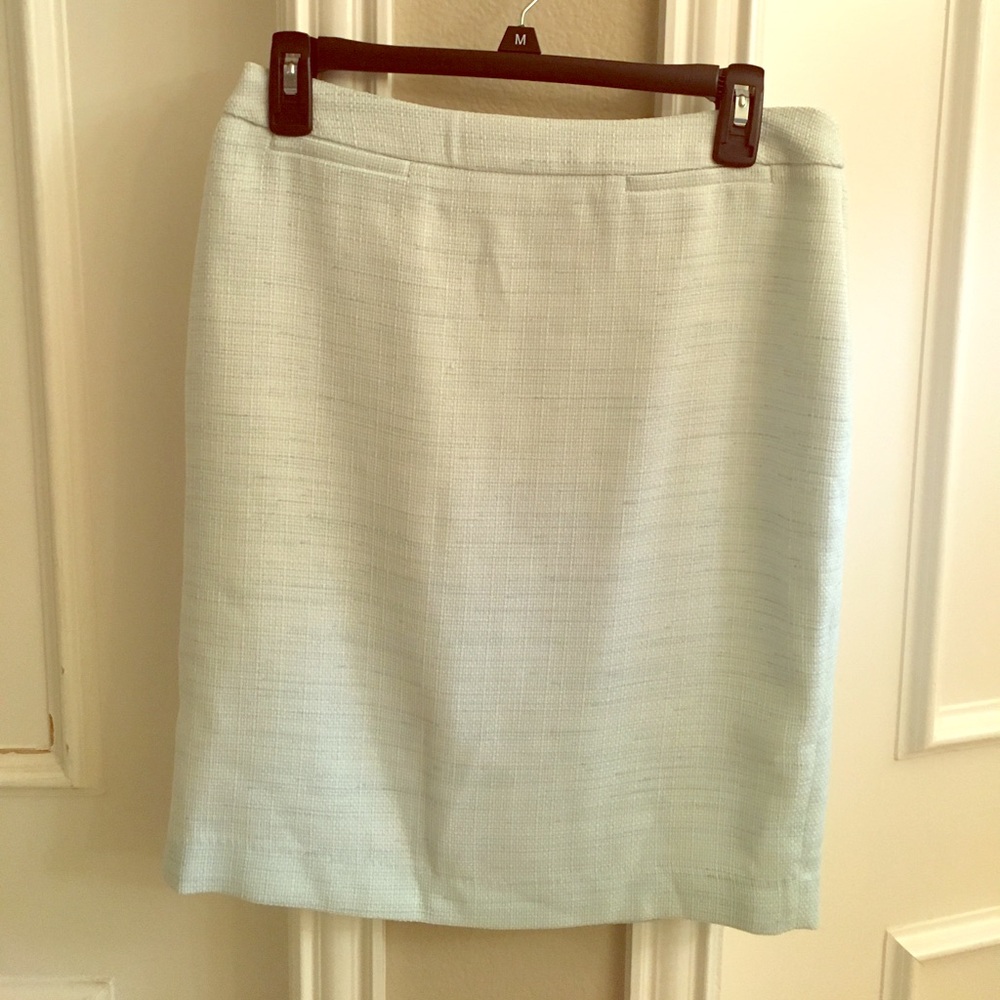 Skirt for work or play.