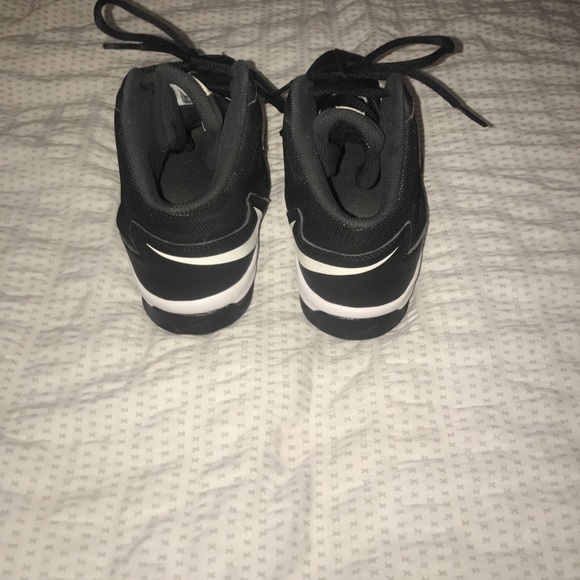 Nike (AIRMAX: Stutter Step 2) basketball shoes - Picture 4 of 5