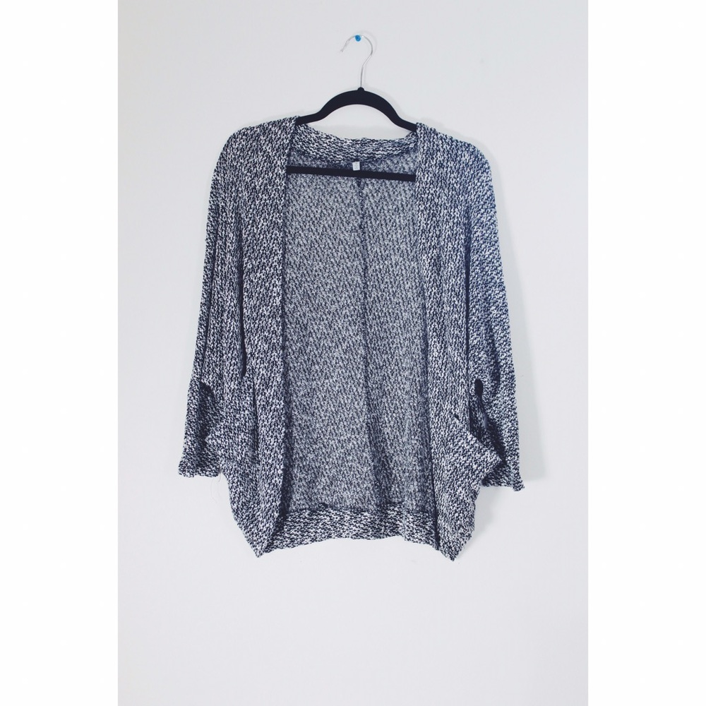 Trendy grey knit cardigan