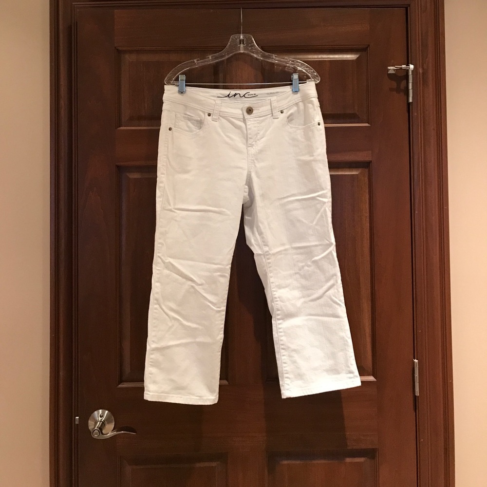 INC White Capris