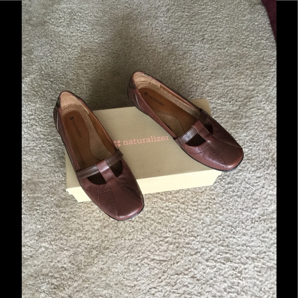 🆕NWT-💕Naturalizer Brown Shoes💕 (Sz 8 1/2 Med)