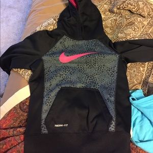 Nike Thermafit pullover for girls