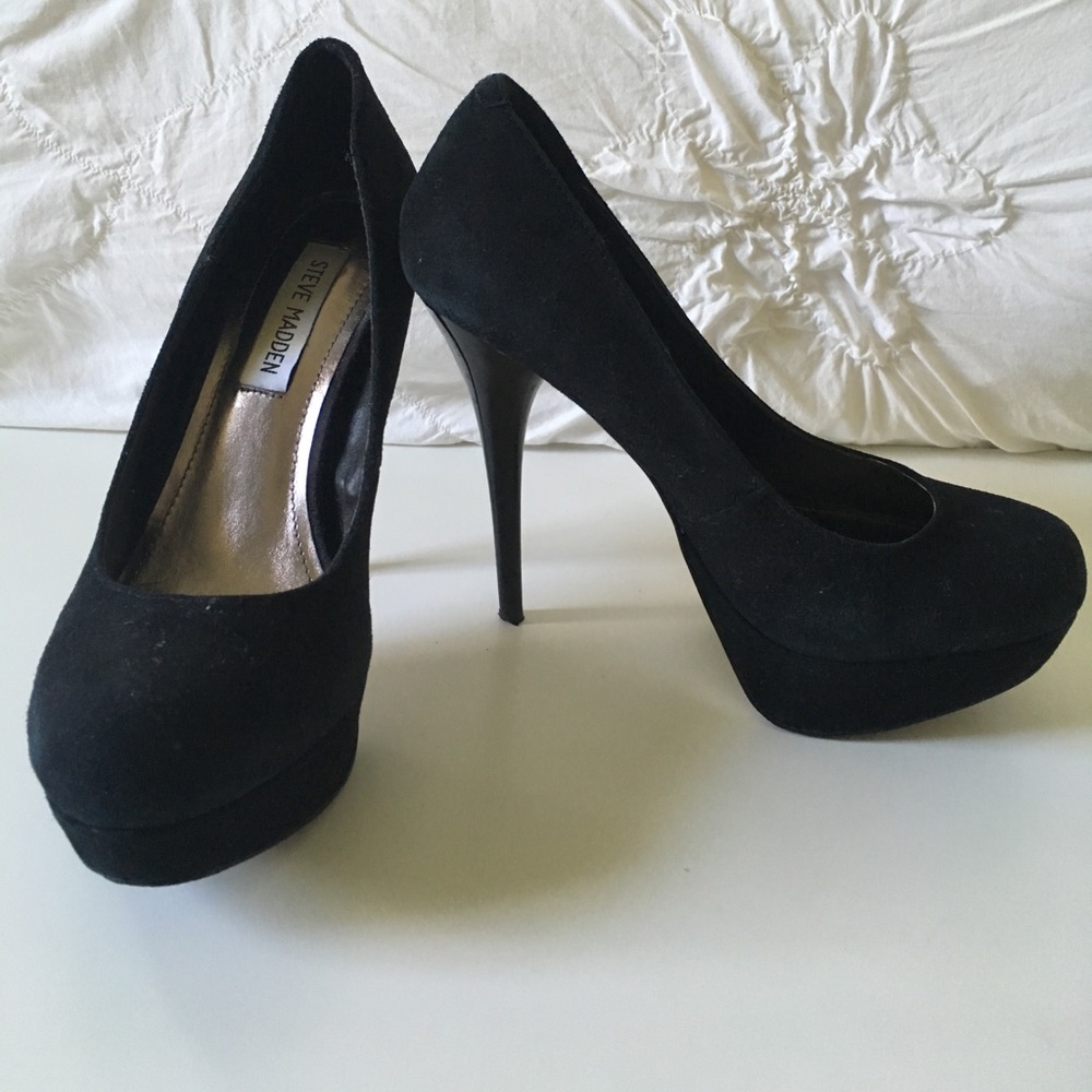 Excellent deal!! Steve Madden High Heels. Size 8