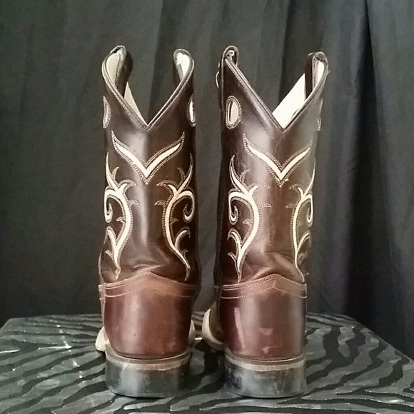 Boots - Picture 3 of 3