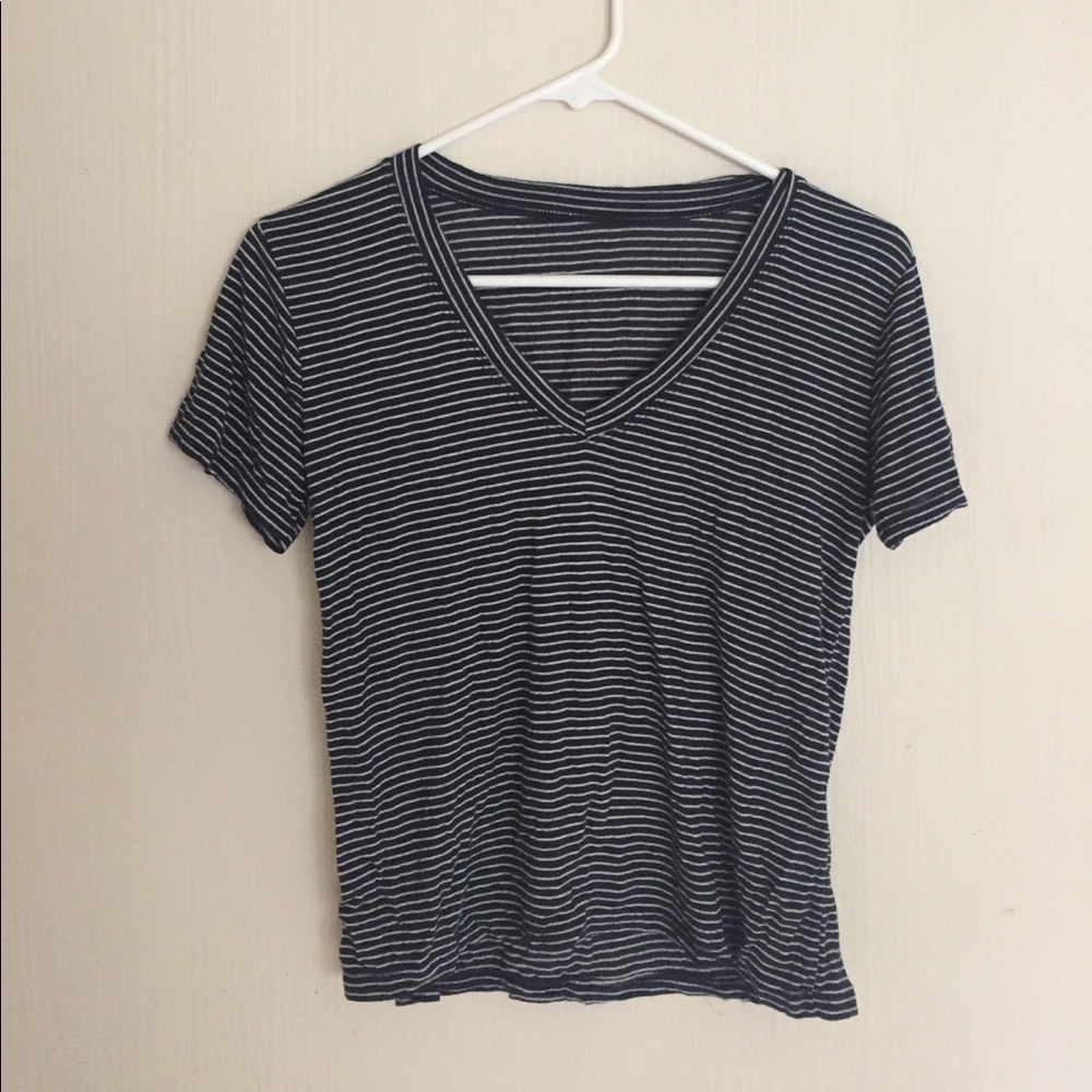soft striped v-neck tee