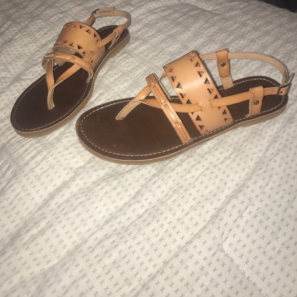 Cute Aztec sandals! - Picture 2 of 3