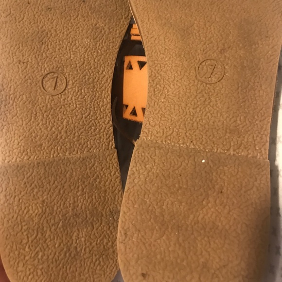 Cute Aztec sandals! - Picture 3 of 3