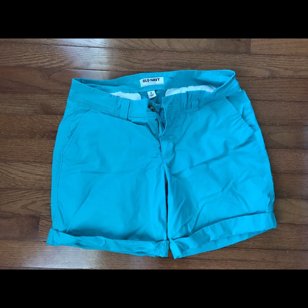Size 6 aqua old navy shorts.