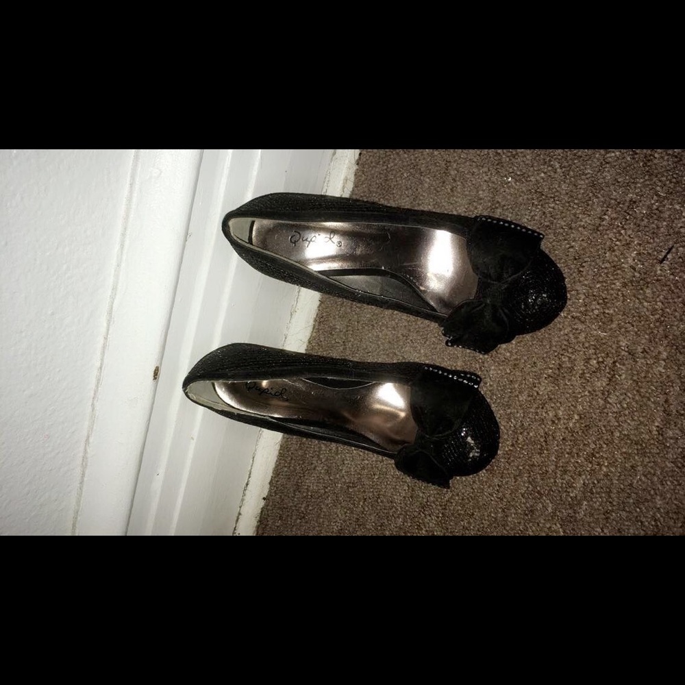 Black Sparkly Almond Toe Stiletto Pumps w/ boe