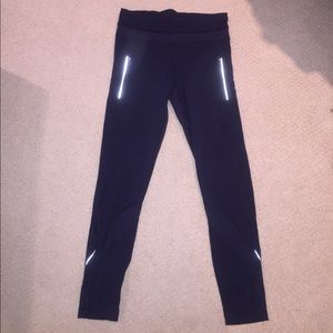 black lululemon leggings