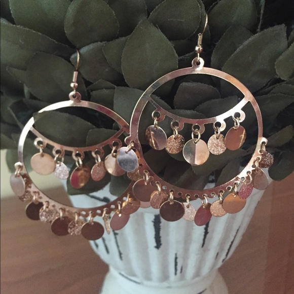 Earrings & Necklace - Matching Set - Picture 3 of 7