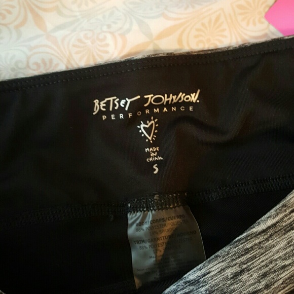 Betsey Johnson crop leggings - Picture 3 of 3