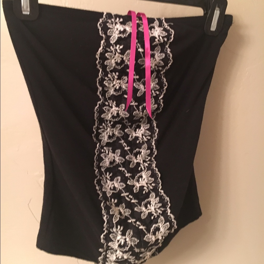 strapless top