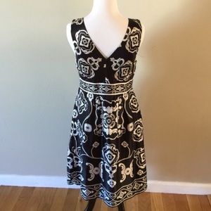 Black house white market 4