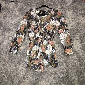 NWT Blue Life Boho Sleeve Romper