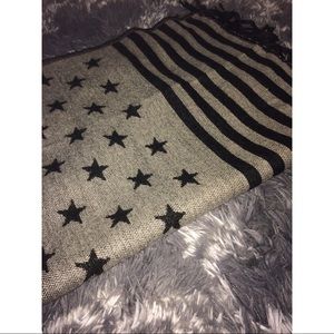 Black and white American flag scarf