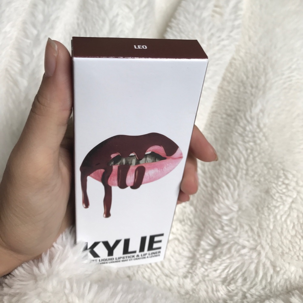 Leo lip kit