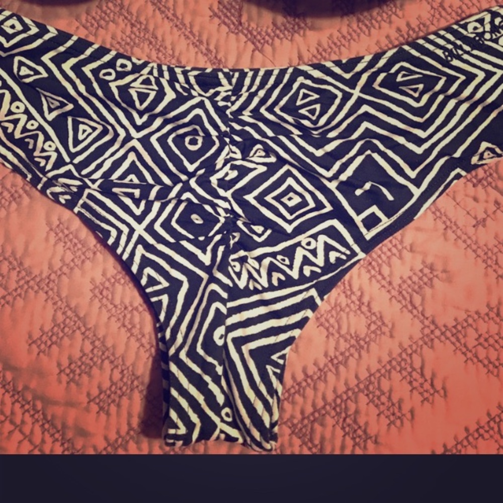 Ruched bikini bottom
