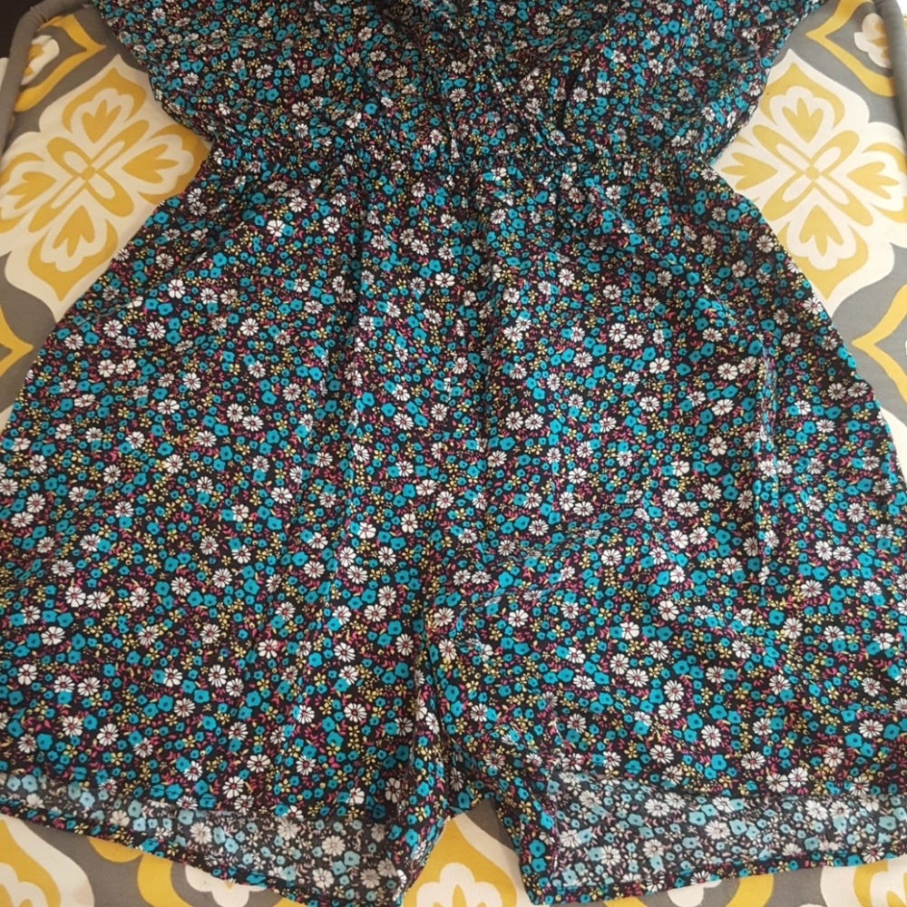 Romper - Picture 3 of 6