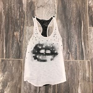 Graphic tank