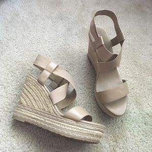 Nude wedges