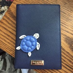 One left!! BNWT Kate Spade TURTLE Passport Wallet