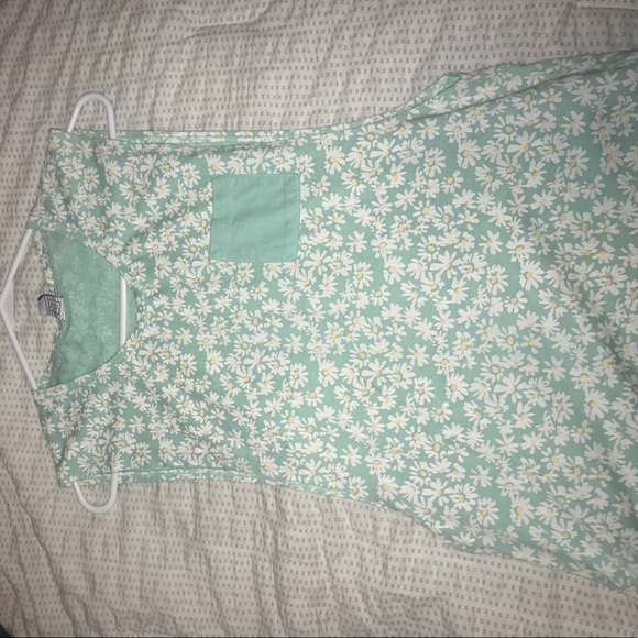 Two muscle tanks with frockets! - Picture 3 of 4