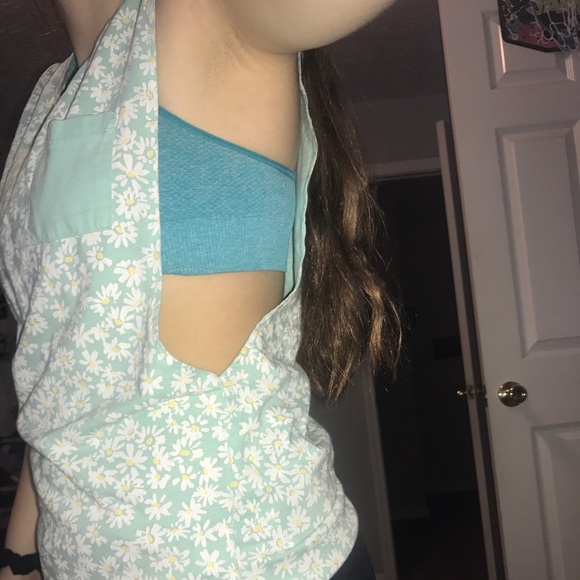 Two muscle tanks with frockets! - Picture 4 of 4