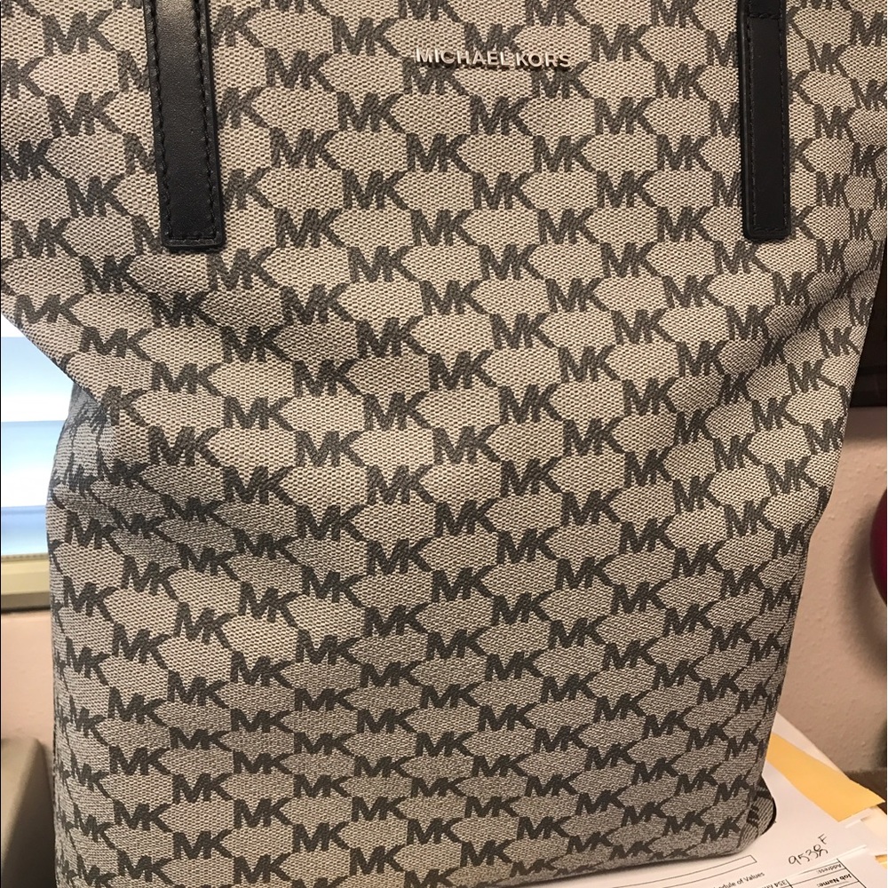 Michael kors monogram tote purse
