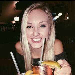 Meet your Posher, Alyssa