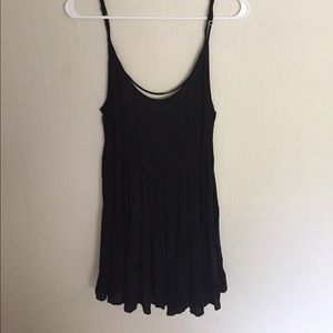 backless black dress