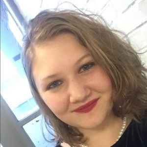 Meet your Posher, Katelyn